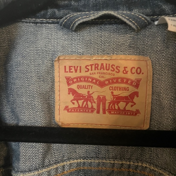 Levi’s Jean Trucker Jacket - Picture 3 of 4